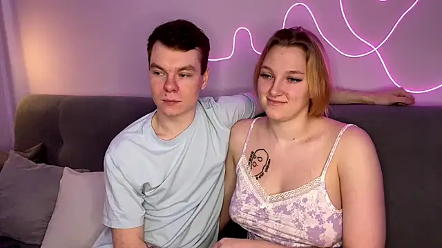 julielourens online show from October 12, 2025, 8:13 am