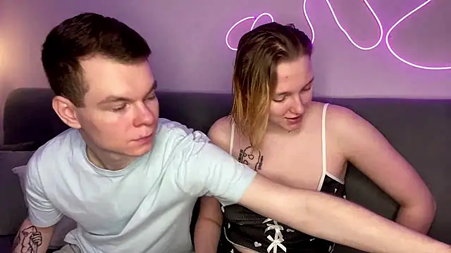 julielourens online show from November 29, 2025, 8:17 am