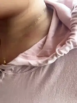 chenyu0308 online show from October 18, 2025, 4:04 am