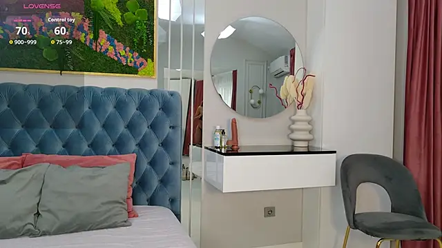 SiennaPierce online show from April 21, 2026, 11:27 am