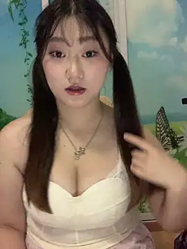 xialuo25 online show from April 22, 2026, 3:13 pm