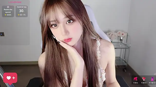 OwQoll online show from October 15, 2025, 9:37 pm