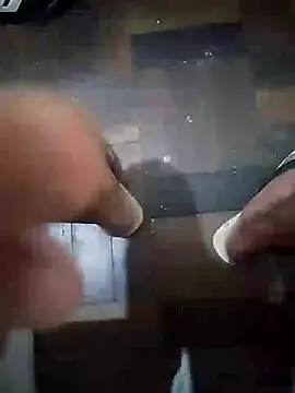 GuilhermeYuree online show from September 22, 2025, 2:46 am