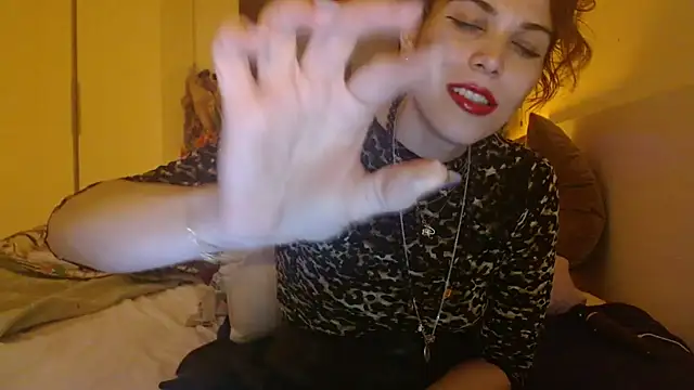 refem9 online show from November 10, 2025, 5:34 pm