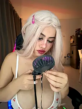 Snapshot of 18_salo chatting on November 16, 2025, 4:29 am 18 salo online show from November 16, 2025, 4:29 am