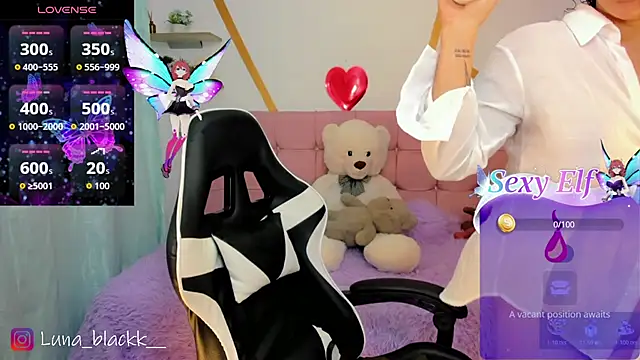 Luna blackk online show from April 18, 2026, 9:04 pm