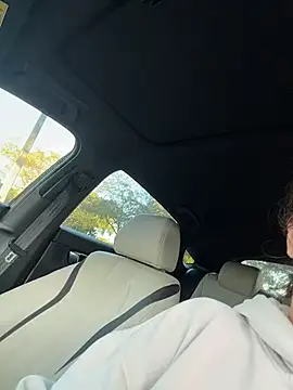 sweetsirenn online show from December 5, 2025, 12:47 pm