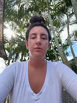 Snapshot of sweetsirenn chatting on June 24, 2026, 2:05 pm sweetsirenn online show from June 24, 2026, 2:05 pm