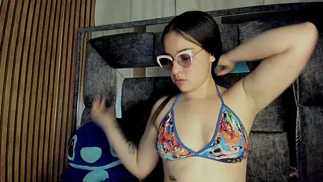 Cherry  Hot online show from September 18, 2025, 10:34 pm