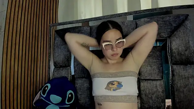 Cherry  Hot online show from September 19, 2025, 10:21 pm