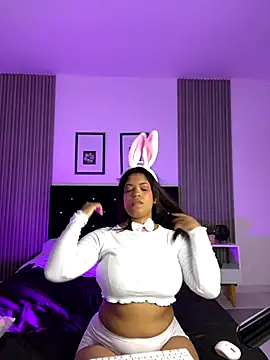 ashlycarteer online show from October 4, 2025, 7:01 pm