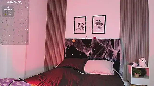 ashlycarteer online show from October 19, 2025, 7:03 pm