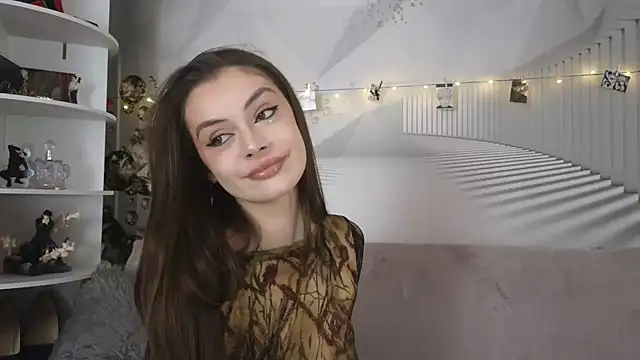 EvoletteLouLou online show from November 24, 2025, 4:40 pm