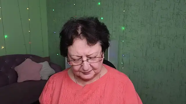 Margo Moll online show from November 22, 2025, 6:23 am