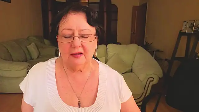 Margo Moll online show from February 2, 2026, 9:19 am