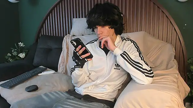 Snapshot of Diamond_twink chatting on July 17, 2026, 6:53 am Diamond twink online show from July 17, 2026, 6:53 am