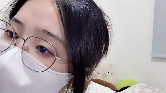 LHeart online show from March 22, 2026, 1:25 pm