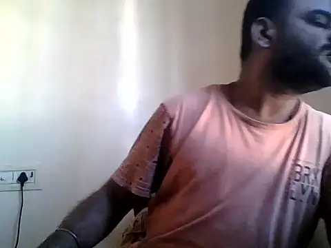 sree4143 online show from September 18, 2025, 3:19 am