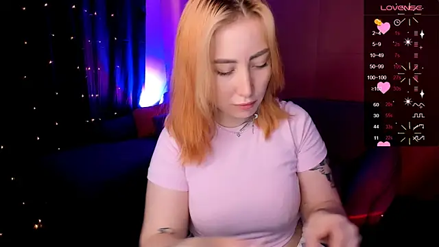 Snapshot of deboramoore chatting on June 11, 2026, 2:00 am deboramoore online show from June 11, 2026, 2:00 am