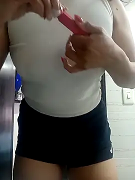 Snapshot of Fox_Roxxan chatting on September 25, 2025, 1:20 am Fox Roxxan online show from September 25, 2025, 1:20 am