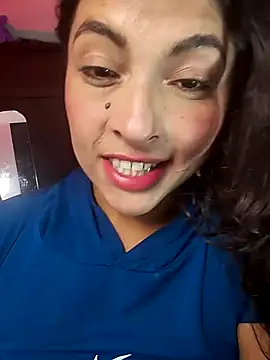 Snapshot of Fox_Roxxan chatting on October 5, 2025, 1:26 am Fox Roxxan online show from October 5, 2025, 1:26 am