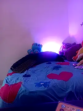 Snapshot of Fox_Roxxan chatting on November 2, 2025, 1:19 am Fox Roxxan online show from November 2, 2025, 1:19 am