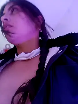 Snapshot of Fox_Roxxan chatting on November 21, 2025, 2:21 am Fox Roxxan online show from November 21, 2025, 2:21 am