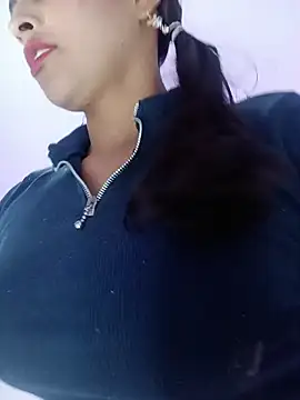 Snapshot of Fox_Roxxan chatting on December 3, 2025, 3:03 am Fox Roxxan online show from December 3, 2025, 3:03 am