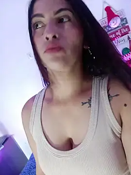 Snapshot of Fox_Roxxan chatting on January 7, 2026, 2:14 am Fox Roxxan online show from January 7, 2026, 2:14 am