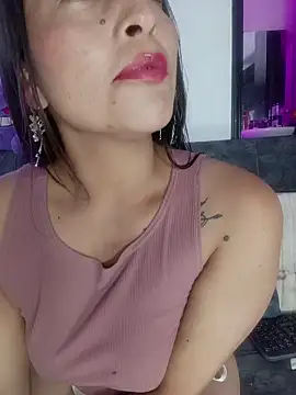 Snapshot of Fox_Roxxan chatting on February 7, 2026, 2:48 am Fox Roxxan online show from February 7, 2026, 2:48 am