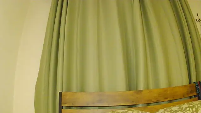 Snapshot of FieryAutumn_25X chatting on January 6, 2026, 6:00 pm FieryAutumn 25X online show from January 6, 2026, 6:00 pm