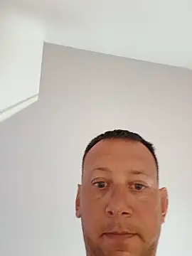 Snapshot of Alessio1987 chatting on June 10, 2026, 11:20 am Alessio1987 online show from June 10, 2026, 11:20 am