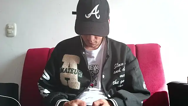 andrewcoopper1 online show from February 12, 2026, 2:01 pm