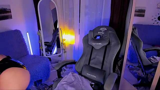 MissClairDeLune online show from February 22, 2025, 5:02 pm