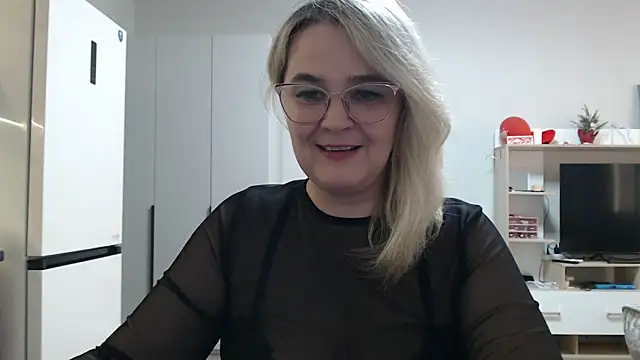 EleanoraDream online show from April 12, 2026, 1:05 pm