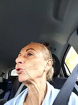 clarabell4 online show from October 13, 2025, 6:57 am