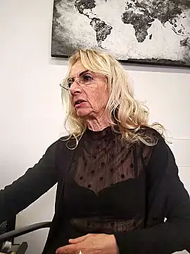 Snapshot of clarabell4 chatting on February 13, 2026, 8:43 am clarabell4 online show from February 13, 2026, 8:43 am