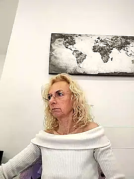 Snapshot of clarabell4 chatting on February 26, 2026, 12:15 pm clarabell4 online show from February 26, 2026, 12:15 pm