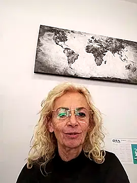 clarabell4 online show from April 23, 2026, 12:29 pm