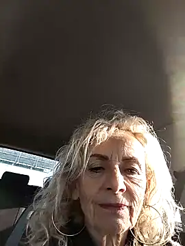 clarabell4 online show from April 27, 2026, 6:44 am