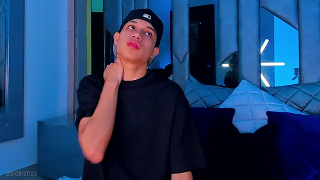 Sebax Young online show from September 23, 2025, 4:26 am