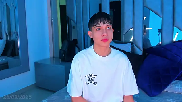 Sebax Young online show from September 28, 2025, 3:50 pm