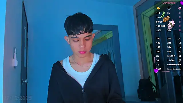 Sebax Young online show from October 28, 2025, 4:16 am