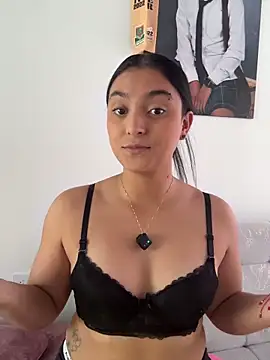 nicolexxaleja online show from February 19, 2026, 7:54 pm