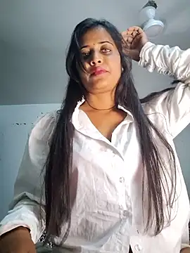 cute radhikaa online show from March 30, 2026, 10:00 pm