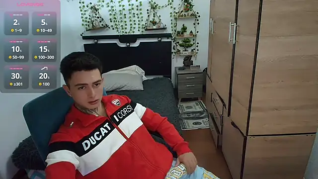 santii ss online show from April 25, 2026, 1:41 am