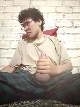 LecheDeSoya666 online show from January 7, 2026, 12:57 am