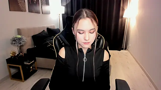 EllaCurtis online show from February 16, 2026, 6:04 pm