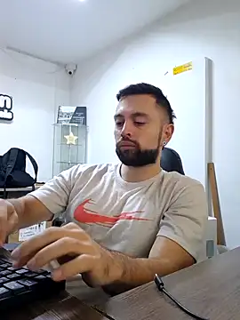 Snapshot of Nacho_Masters chatting on October 15, 2025, 1:11 pm Nacho Masters online show from October 15, 2025, 1:11 pm