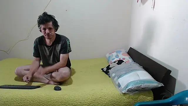 jade noah  online show from November 7, 2025, 2:06 pm